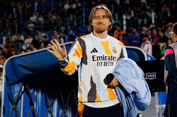 欧维策略 克罗地亚名记：不排除莫德里奇可能在世俱杯后选择退役