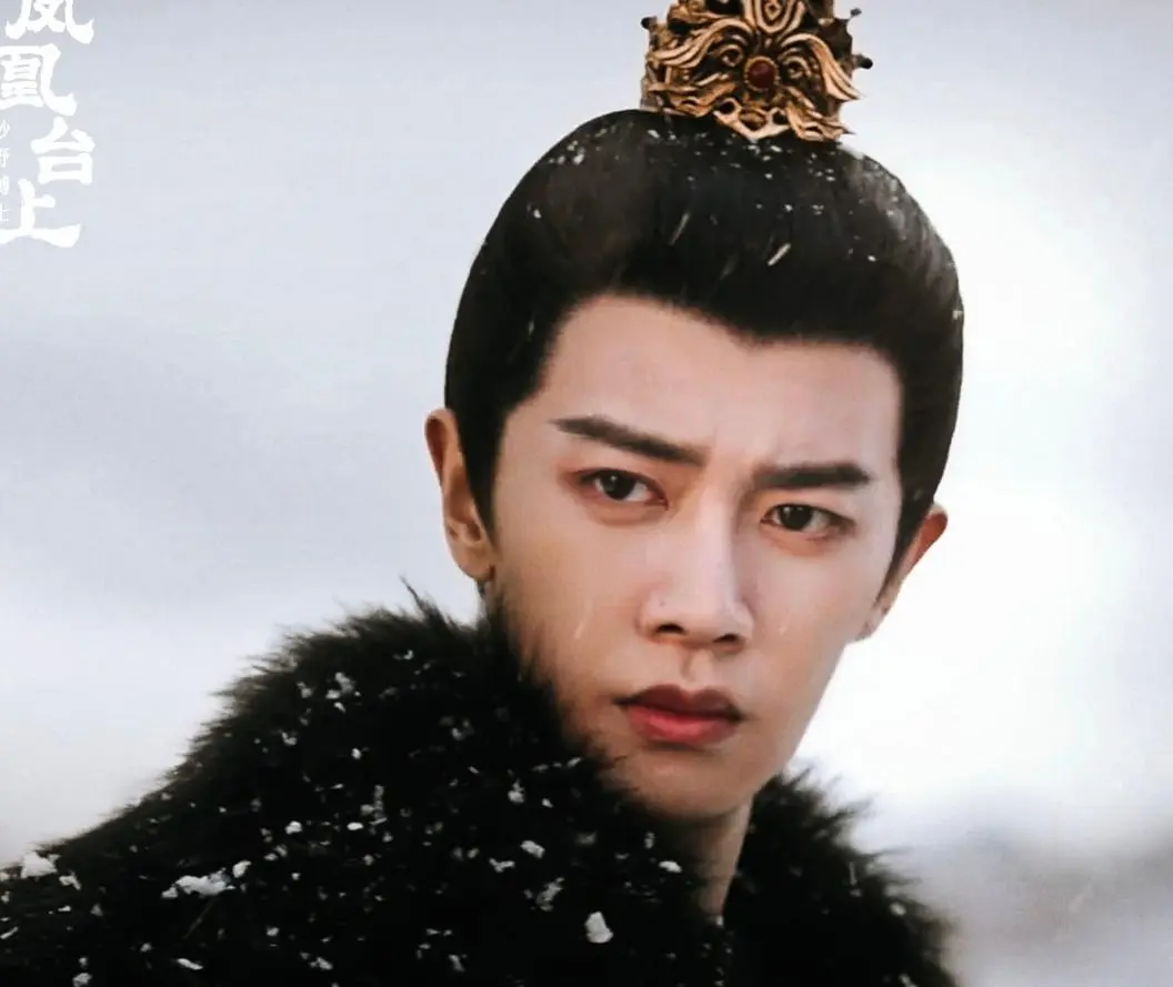 精选期货配资 任嘉伦《凤凰台上》未播先火！黑衣矜贵优雅，女主红衣造型绝了！